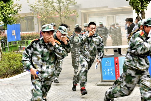 消防进军训4.jpg